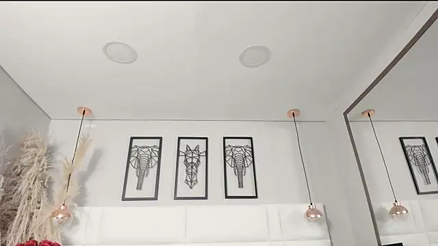 Rebeca jones online show from September 11, 2025, 12:05 pm