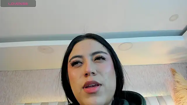 Rebeca jones online show from March 10, 2026, 12:31 pm