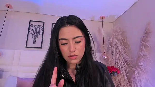 Rebeca jones online show from October 18, 2025, 12:40 pm