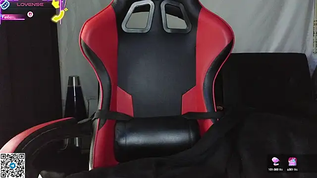 Mia G0ld online show from September 14, 2025, 1:33 pm