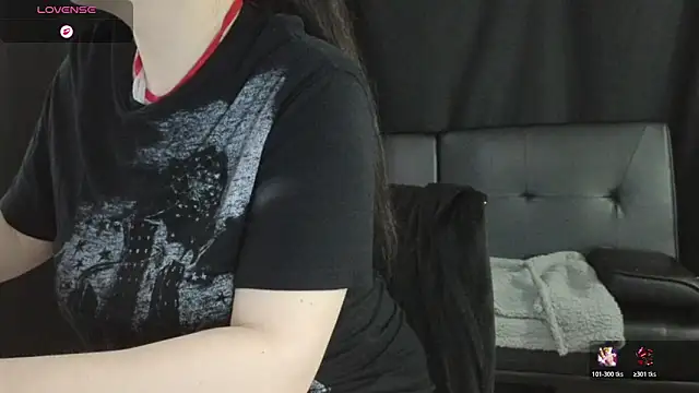 Mia G0ld online show from March 22, 2026, 5:14 pm