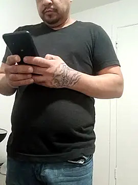 hungpenis210 online show from March 1, 2026, 4:18 pm