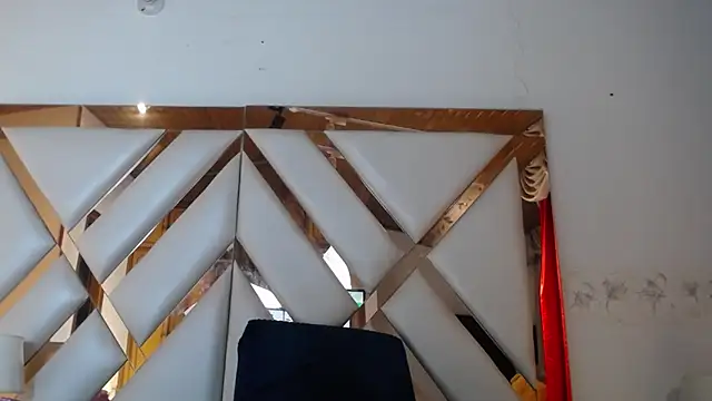 nathaly low1 online show from April 11, 2026, 12:53 pm