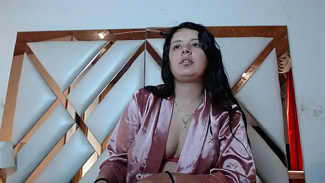 nathaly low1 online show from February 9, 2026, 12:47 pm