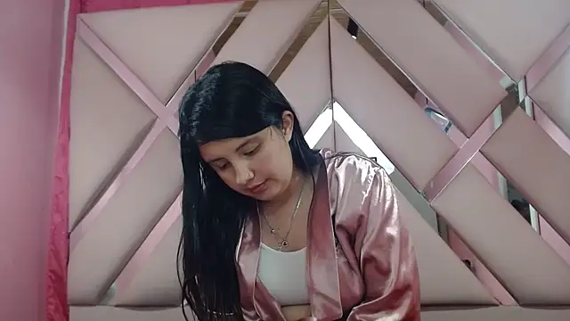 nathaly low1 online show from February 22, 2025, 7:23 am