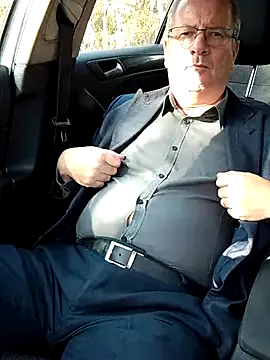 stiffandlubedxh online show from October 1, 2025, 10:02 pm