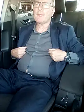 stiffandlubedxh online show from March 13, 2025, 7:53 am