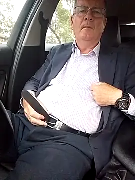 stiffandlubedxh online show from March 4, 2026, 8:49 pm