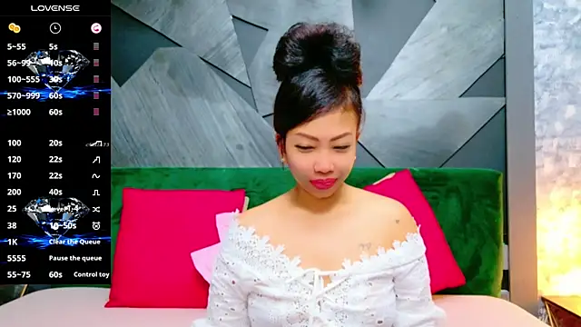 ElyaQuinn online show from March 8, 2025, 6:32 am