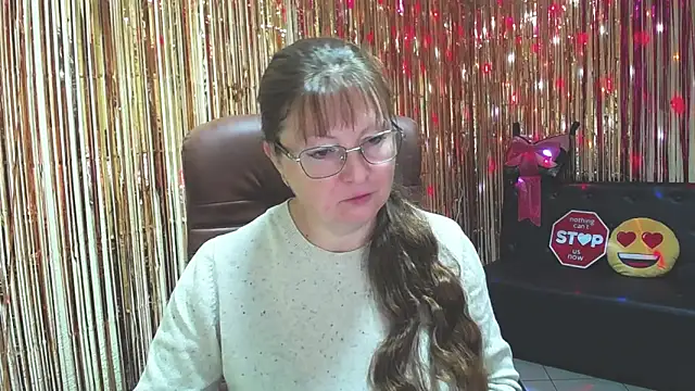 VanessaHotts online show from October 6, 2025, 5:08 am