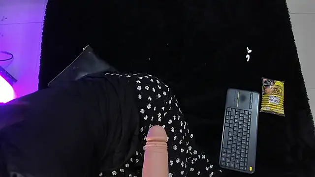 JulietaAlves online show from January 8, 2026, 11:16 am