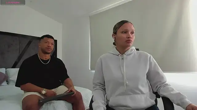 Snapshot of AnnieAndStefan chatting on September 13, 2025, 11:54 am AnnieAndStefan online show from September 13, 2025, 11:54 am