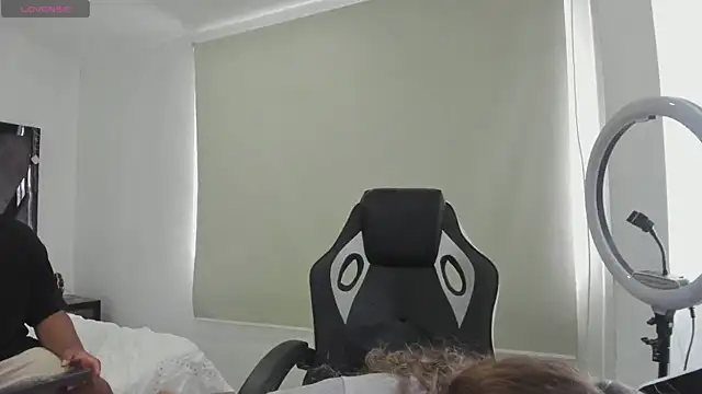 AnnieAndStefan online show from April 11, 2026, 1:37 pm