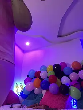 lonely shewolf online show from March 14, 2025, 7:12 pm