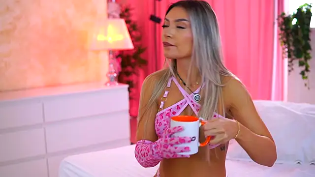 ArtTeasee online show from October 16, 2025, 8:44 am