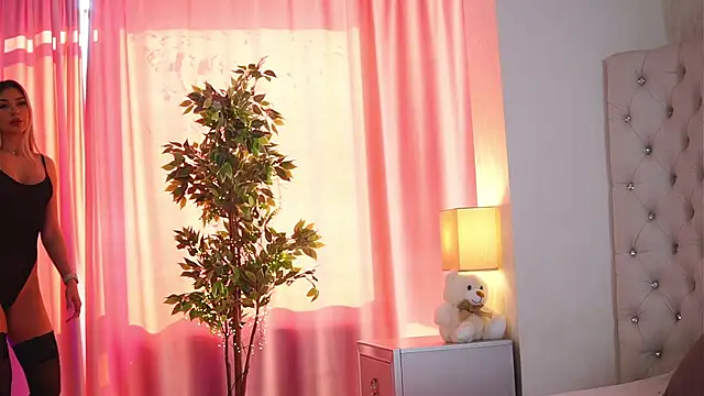 ArtTeasee online show from February 20, 2025, 10:48 am