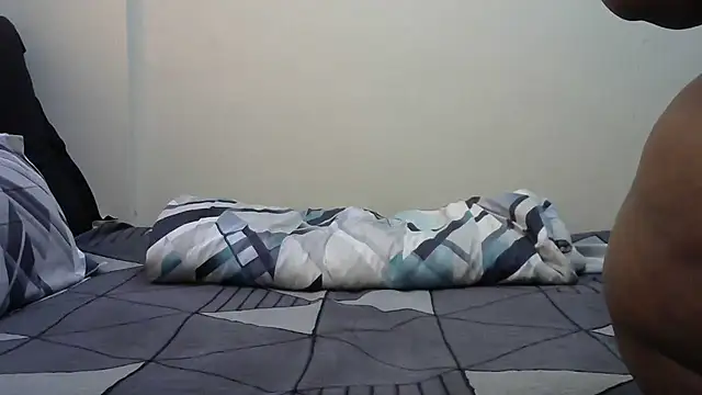 AddictiveAssCurves online show from March 13, 2025, 9:21 am