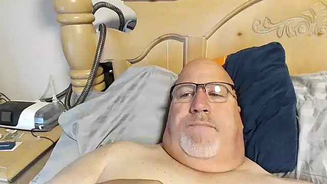 Snapshot of Bigbear0563 chatting on April 18, 2026, 5:15 pm Bigbear0563 online show from April 18, 2026, 5:15 pm