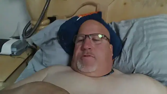 Snapshot of Bigbear0563 chatting on April 8, 2026, 3:46 pm Bigbear0563 online show from April 8, 2026, 3:46 pm