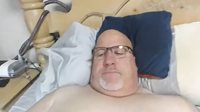 Snapshot of Bigbear0563 chatting on March 8, 2026, 6:33 pm Bigbear0563 online show from March 8, 2026, 6:33 pm