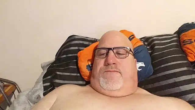 Bigbear0563 online show from February 4, 2025, 4:29 pm