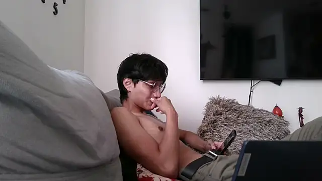 Snapshot of LuiSexvill chatting on September 12, 2025, 7:46 pm LuiSexvill online show from September 12, 2025, 7:46 pm