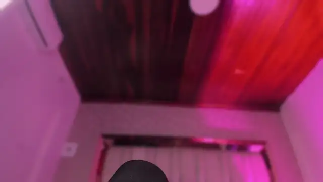 Emmily Savage online show from December 22, 2025, 12:05 pm