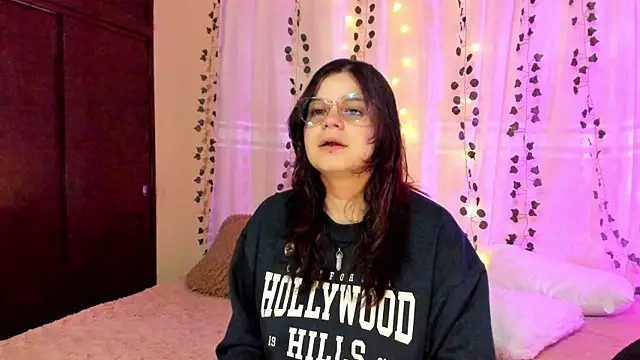 Mey moon online show from December 12, 2024, 11:25 pm