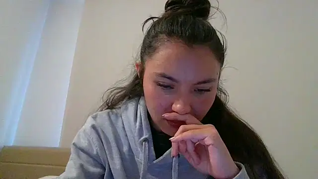 Snapshot of _andygirl chatting on May 31, 2026, 9:37 pm andygirl online show from May 31, 2026, 9:37 pm