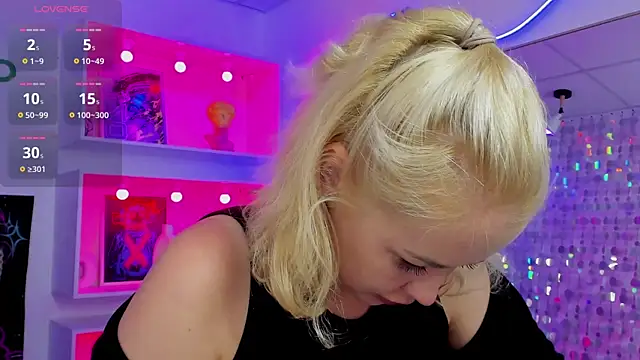 Snapshot of StephanieSweety chatting on July 14, 2026, 5:30 pm StephanieSweety online show from July 14, 2026, 5:30 pm