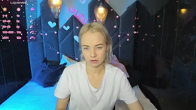 StephanieSweety online show from February 14, 2025, 2:02 pm