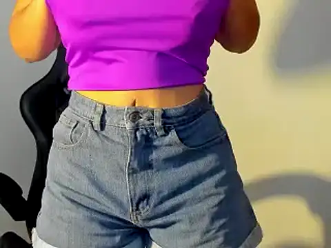 Sami Hotie1 online show from February 18, 2025, 6:26 pm