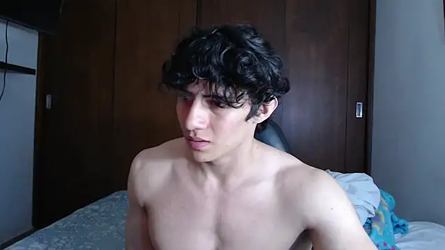 aresholland online show from February 8, 2025, 2:26 am