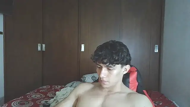 aresholland online show from November 9, 2025, 3:21 am