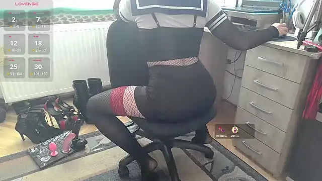 SissyLunaCD online show from March 17, 2025, 3:50 pm