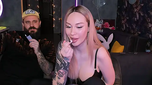 Blckmirrorr online show from December 17, 2025, 1:05 pm