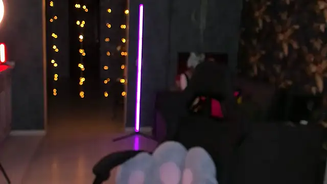 Snapshot of Blckmirrorr chatting on January 1, 2025, 12:55 pm Blckmirrorr online show from January 1, 2025, 12:55 pm