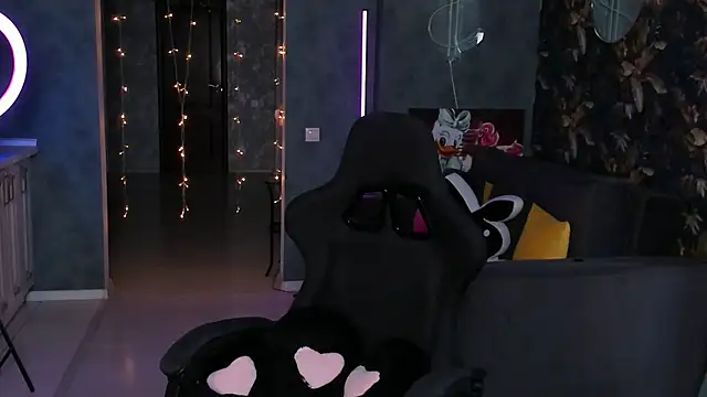 Snapshot of Blckmirrorr chatting on September 19, 2025, 12:09 pm Blckmirrorr online show from September 19, 2025, 12:09 pm