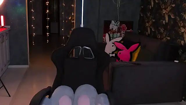 Snapshot of Blckmirrorr chatting on January 2, 2025, 4:09 am Blckmirrorr online show from January 2, 2025, 4:09 am