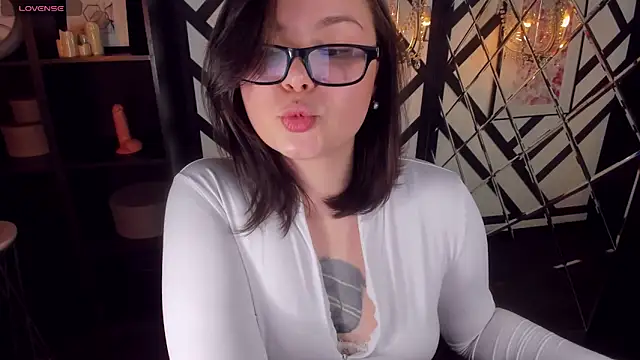 Snapshot of Mayayammy chatting on February 10, 2025, 5:09 pm Mayayammy online show from February 10, 2025, 5:09 pm