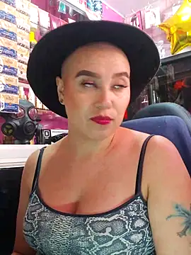 Snapshot of TamySweetness chatting on March 9, 2025, 7:15 pm TamySweetness online show from March 9, 2025, 7:15 pm