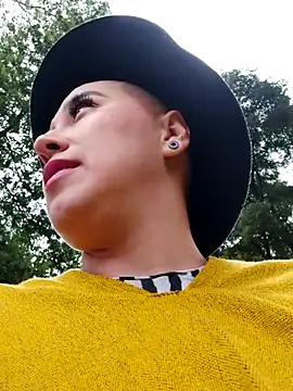 Snapshot of TamySweetness chatting on March 20, 2025, 9:24 pm TamySweetness online show from March 20, 2025, 9:24 pm