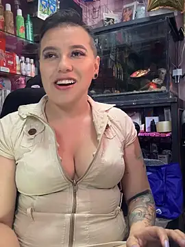 Snapshot of TamySweetness chatting on October 2, 2025, 6:00 pm TamySweetness online show from October 2, 2025, 6:00 pm