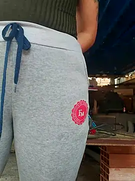 Snapshot of TamySweetness chatting on March 15, 2025, 4:21 pm TamySweetness online show from March 15, 2025, 4:21 pm