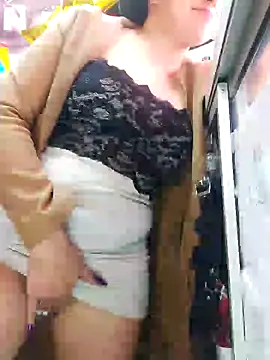 Snapshot of TamySweetness chatting on March 8, 2025, 5:54 pm TamySweetness online show from March 8, 2025, 5:54 pm