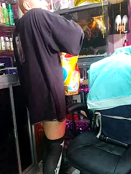 Snapshot of TamySweetness chatting on March 12, 2025, 3:29 pm TamySweetness online show from March 12, 2025, 3:29 pm