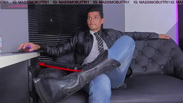 Snapshot of massimo_g chatting on April 22, 2026, 1:45 am massimo g online show from April 22, 2026, 1:45 am