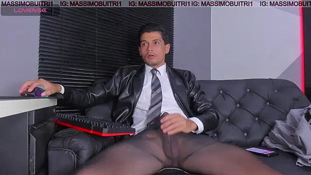 massimo g online show from April 18, 2026, 12:57 am