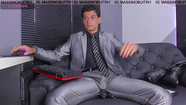 Snapshot of massimo_g chatting on May 10, 2026, 11:47 am massimo g online show from May 10, 2026, 11:47 am