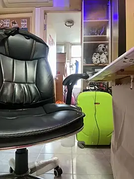 wSilEliaXm online show from December 1, 2025, 7:42 am